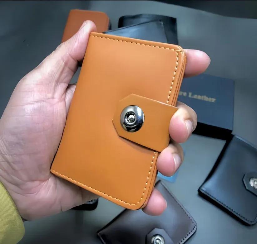 Smart & Mini Wallet – Sleek & Functional Design